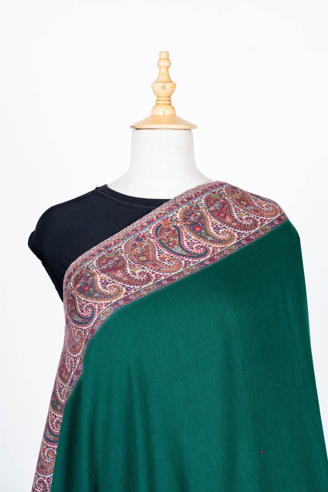 Royal Emerald Woolen Kani Shawl – Classic Elegance