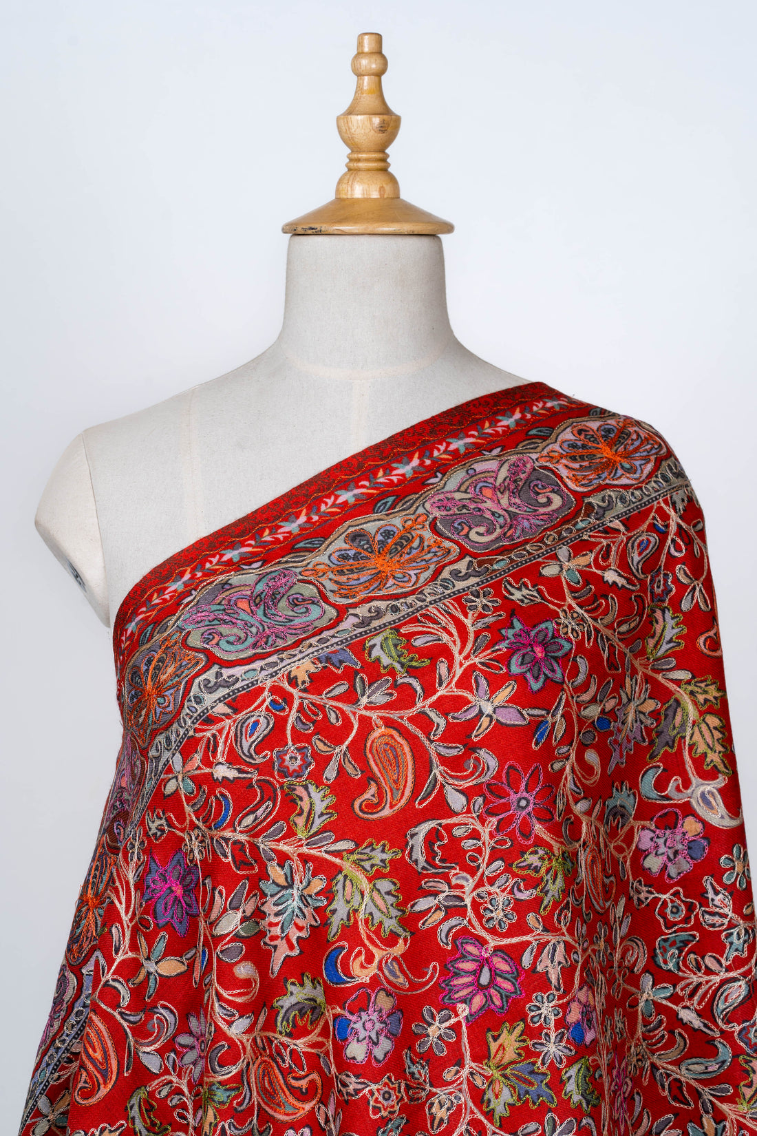 Crimson Bloom Dupatta with Vibrant Kalamkari Design