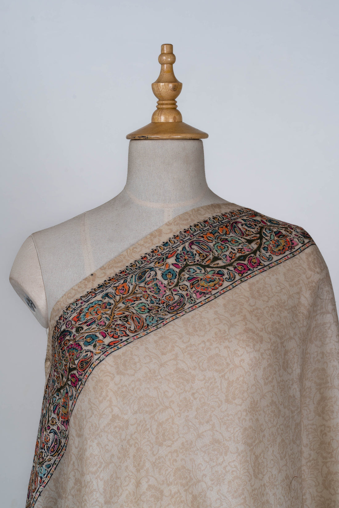 Ivory Grace Dupatta with Kalamkari Accents